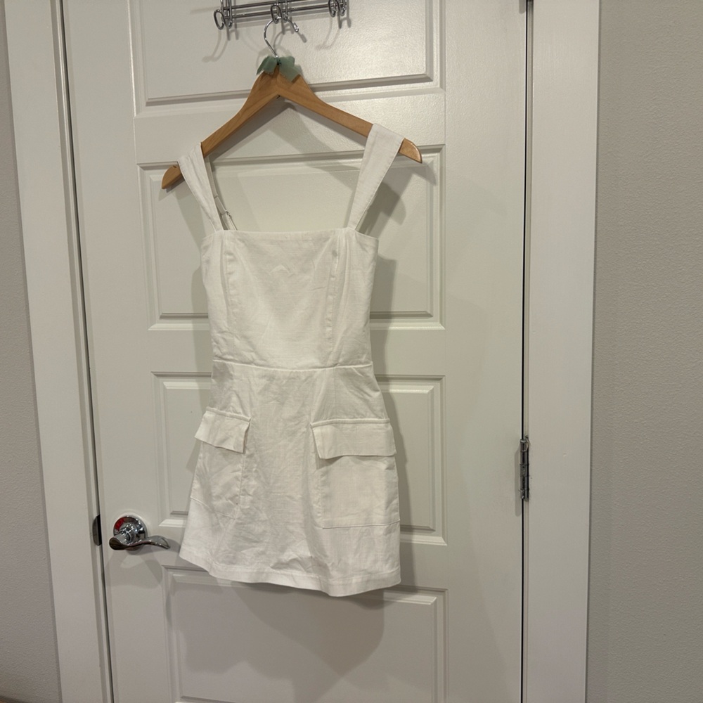 Elegant White Mini Dress